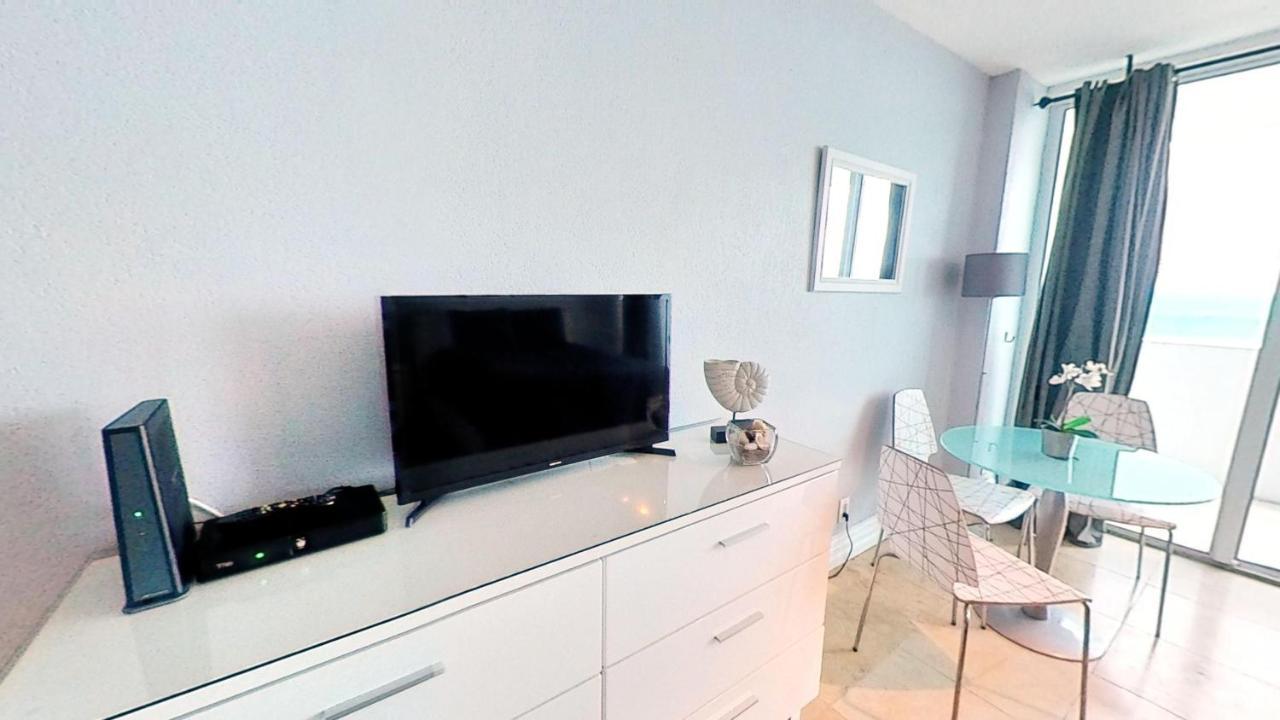 Castle 828 Oceanfront View With Balcony, Pool, Tennis, Beach Access And Free Parking! Miami Beach Exterior photo