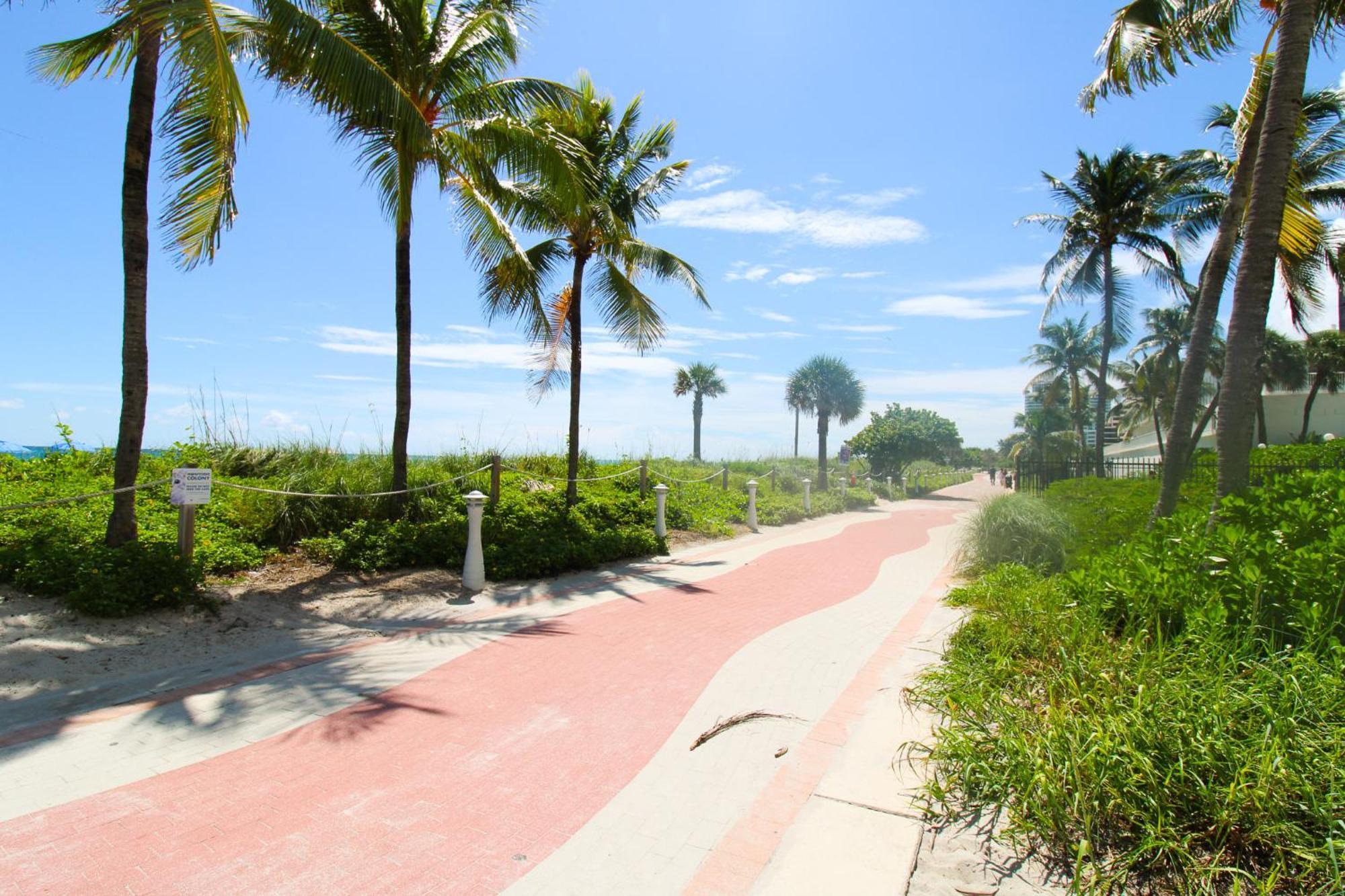Castle 828 Oceanfront View With Balcony, Pool, Tennis, Beach Access And Free Parking! Miami Beach Exterior photo