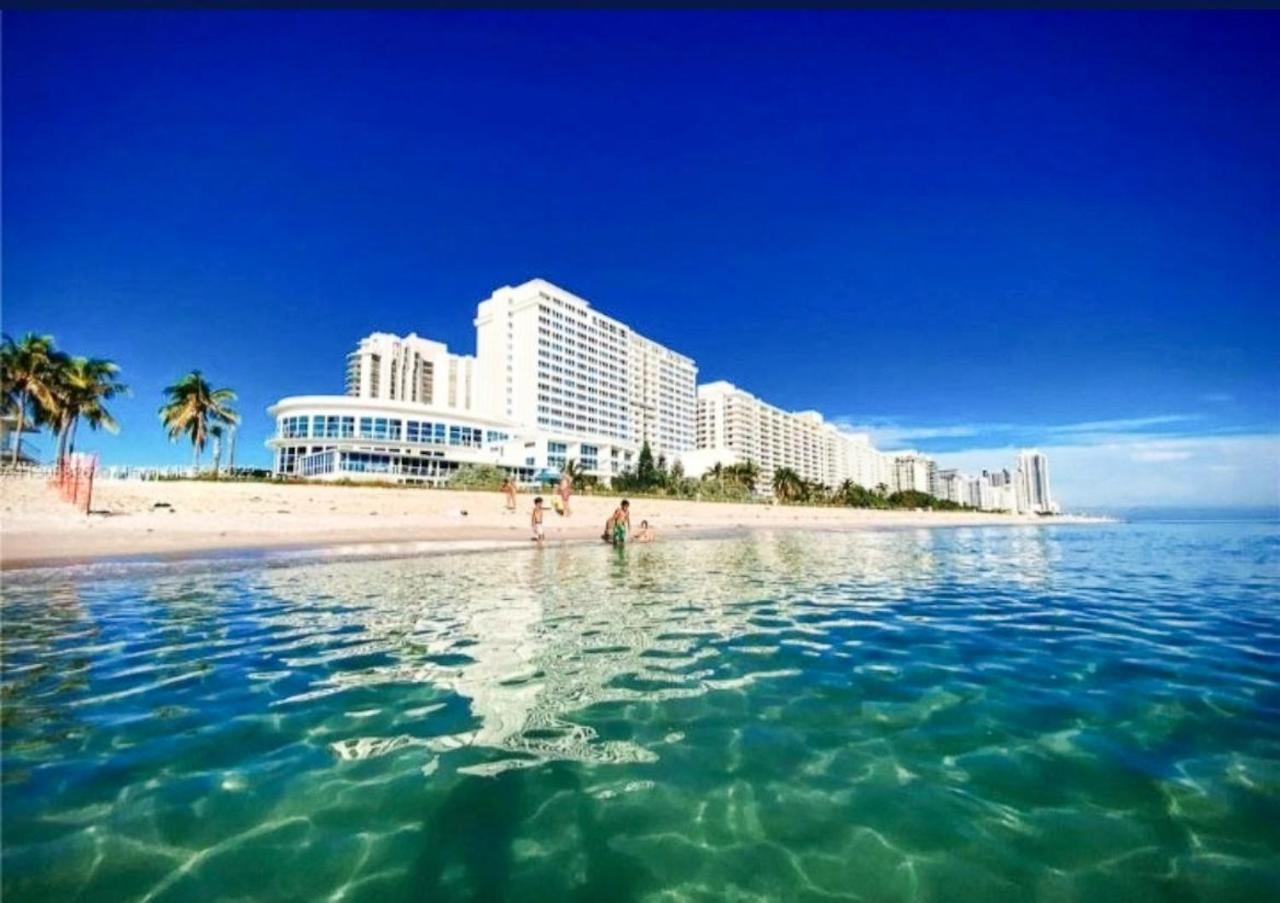 Castle 828 Oceanfront View With Balcony, Pool, Tennis, Beach Access And Free Parking! Miami Beach Exterior photo