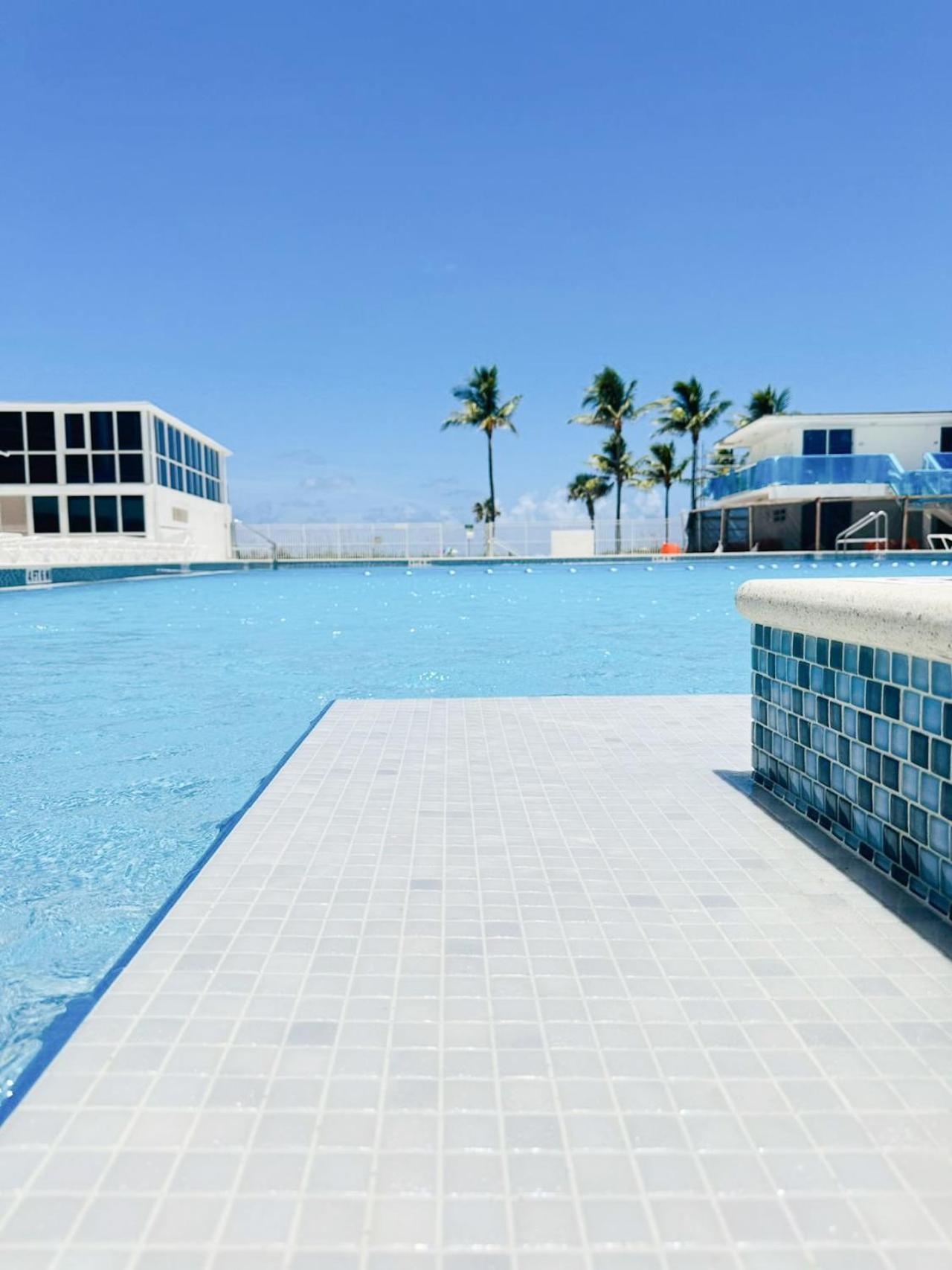 Castle 828 Oceanfront View With Balcony, Pool, Tennis, Beach Access And Free Parking! Miami Beach Exterior photo